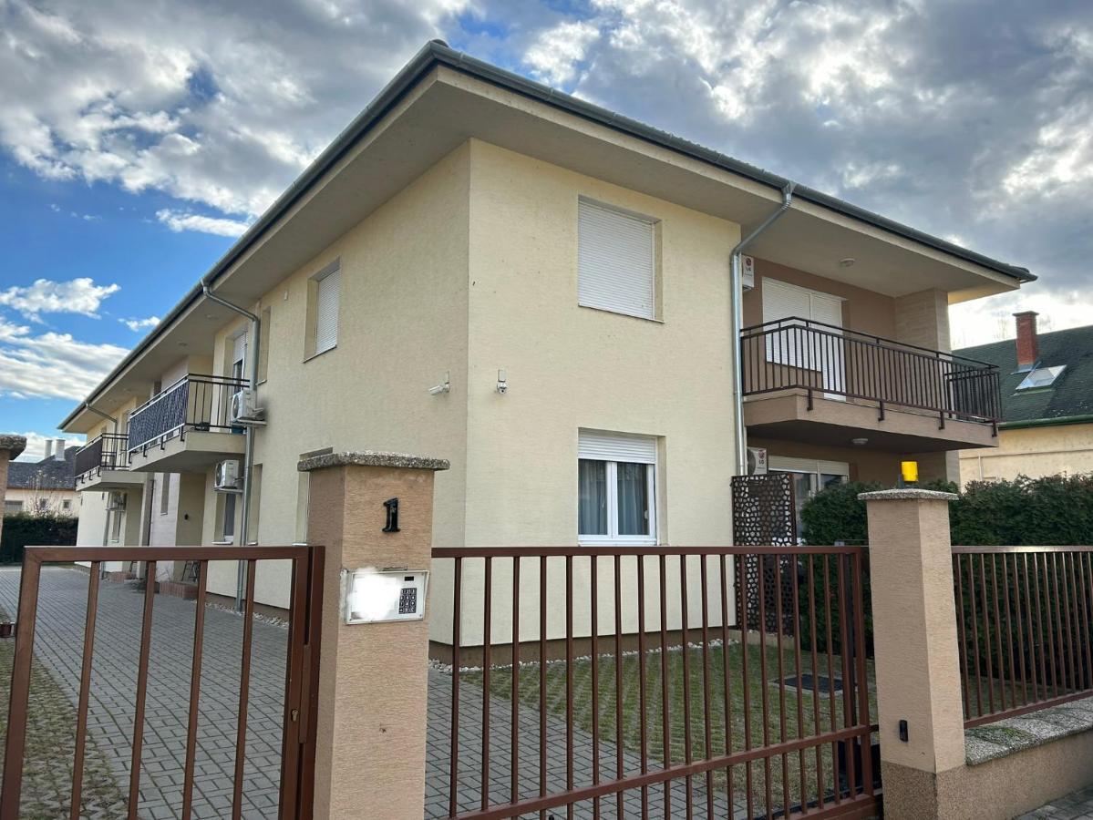 Cac Wellness Apartment Siofok Dış mekan fotoğraf